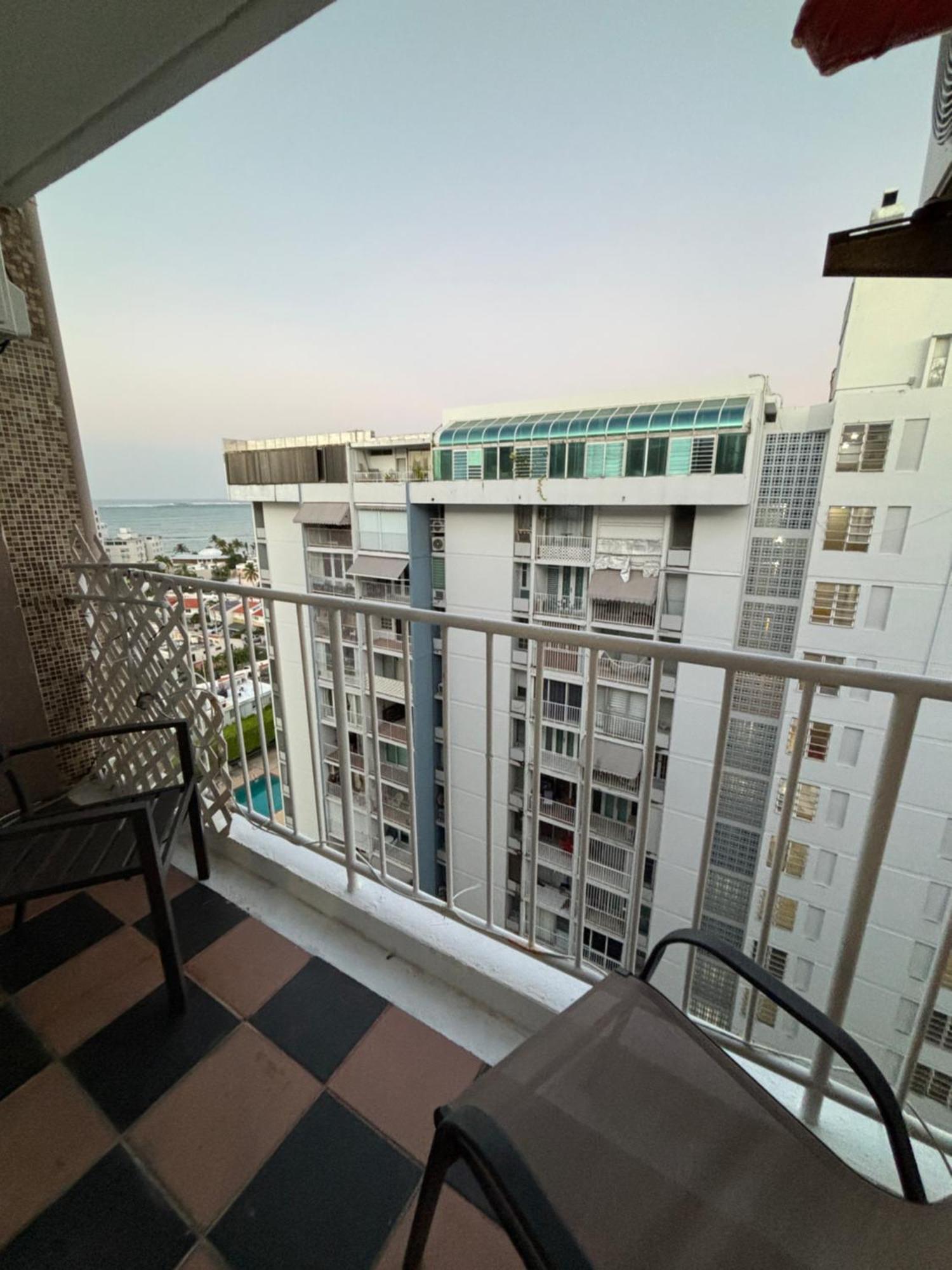 Isla Verde Modern Apartment With Pool Σαν Χουάν Εξωτερικό φωτογραφία