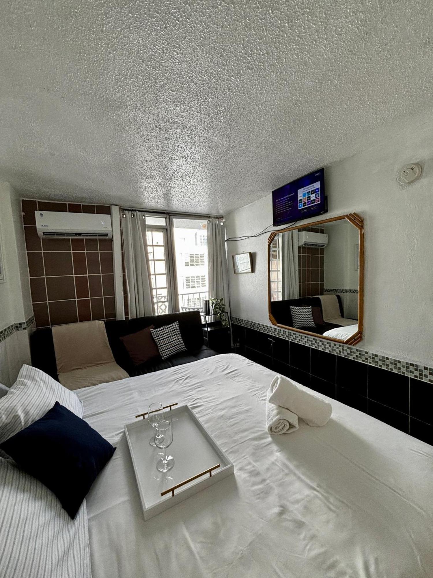 Isla Verde Modern Apartment With Pool Σαν Χουάν Εξωτερικό φωτογραφία