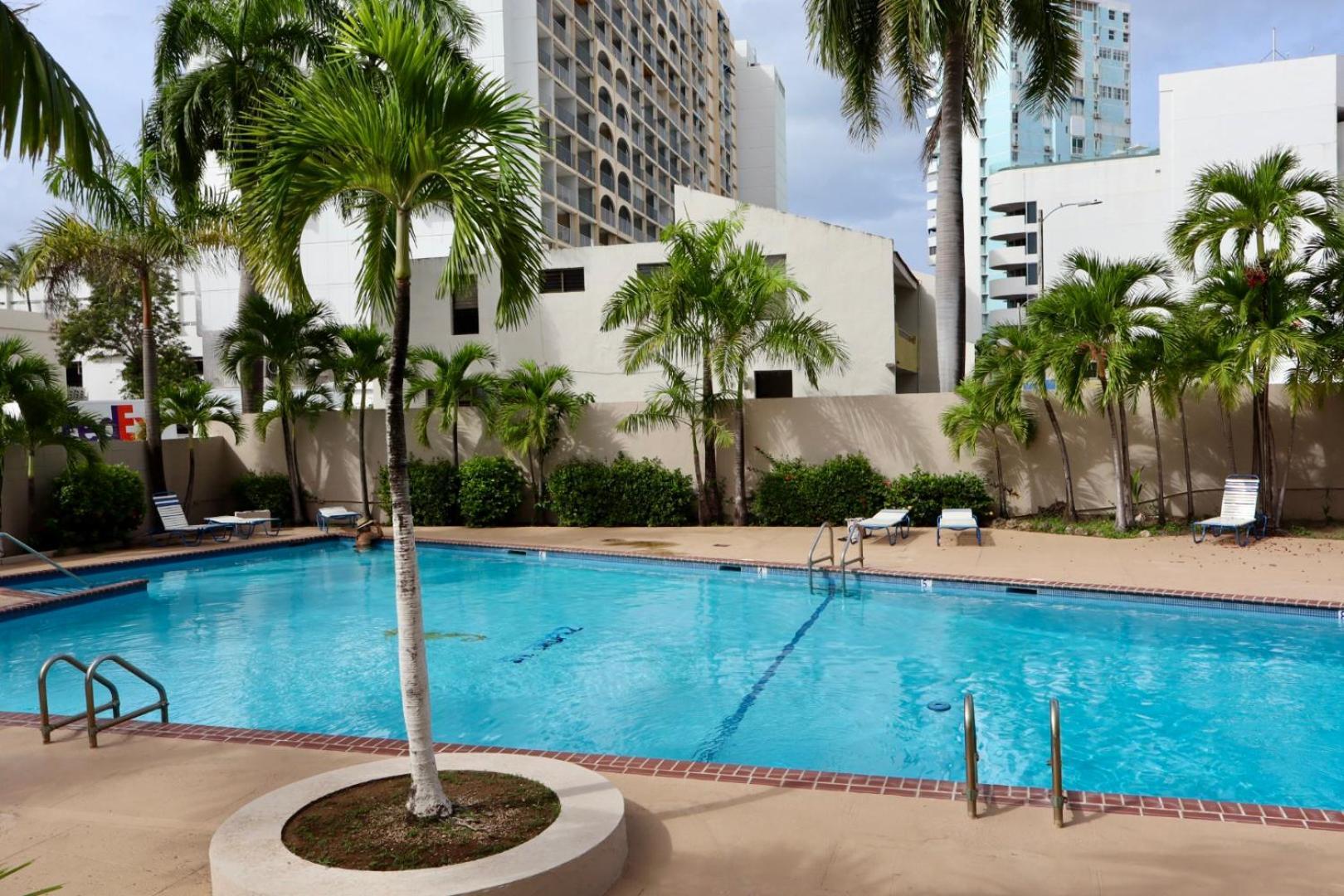 Isla Verde Modern Apartment With Pool Σαν Χουάν Εξωτερικό φωτογραφία