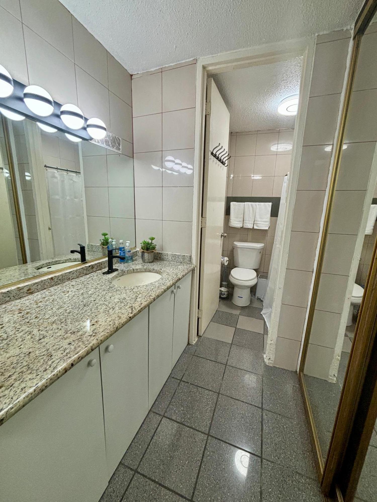 Isla Verde Modern Apartment With Pool Σαν Χουάν Εξωτερικό φωτογραφία